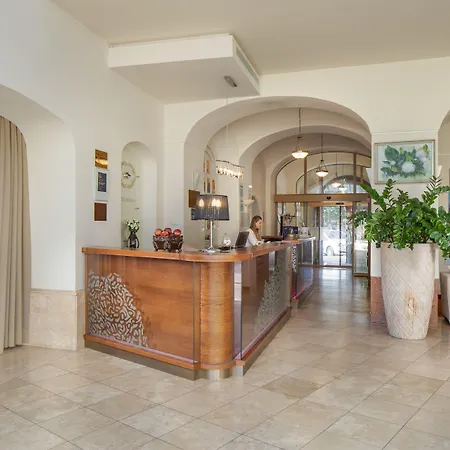 Szálloda Kristály Imperial Tata