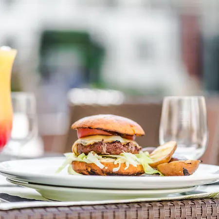 克里斯塔利帝国酒店 4* 塔塔