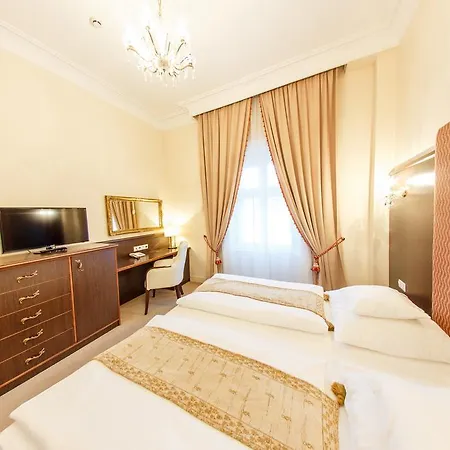 Kristály Imperial Tata