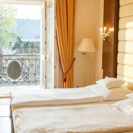 Kristály Imperial Szálloda Tata