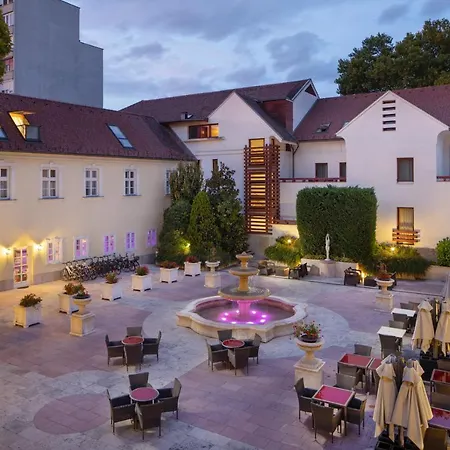 Kristály Imperial Tata