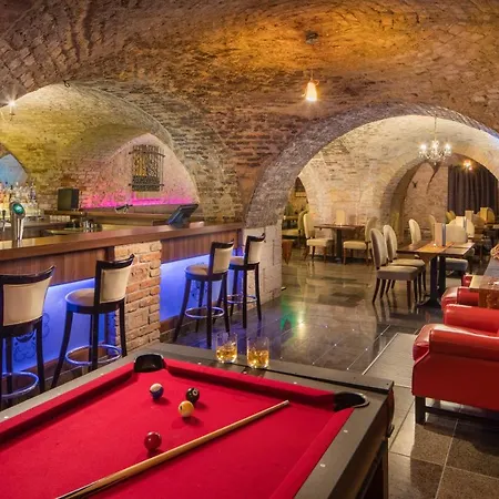 Kristály Imperial Szálloda Tata